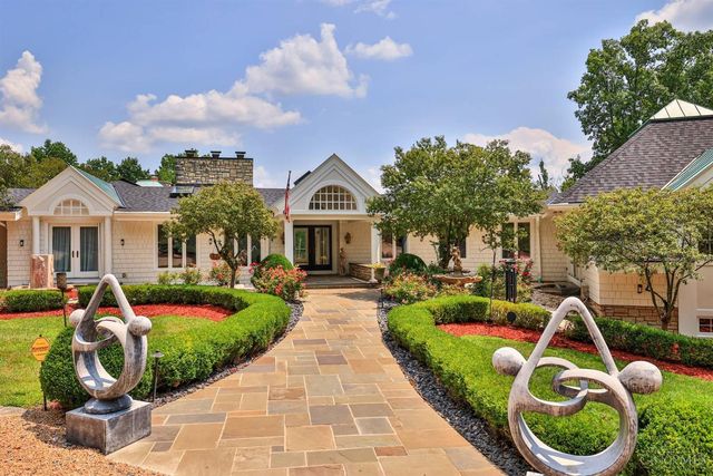 6220 Hawk Ridge Lane, Indian Hill, OH 45243