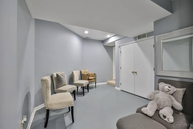 6220 Hawk Ridge Lane, Indian Hill, OH 45243