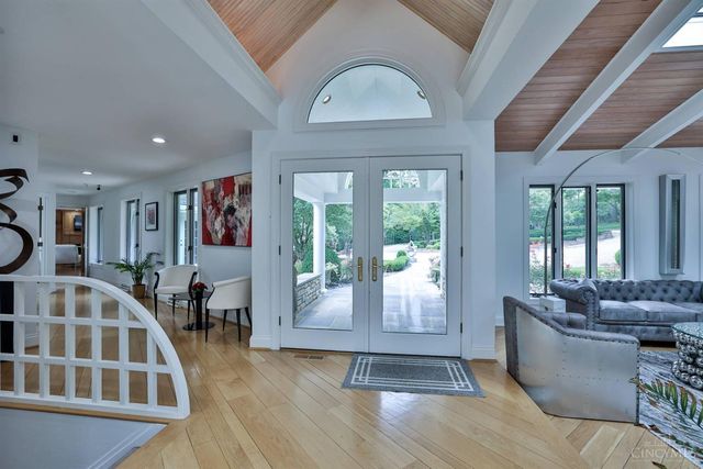 6220 Hawk Ridge Lane, Indian Hill, OH 45243