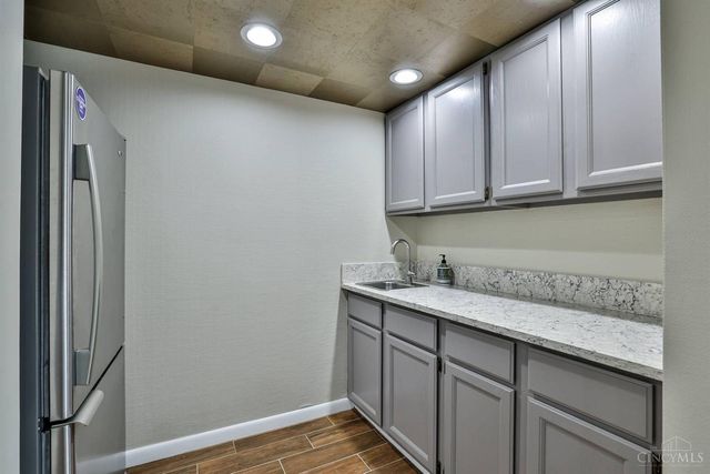 6220 Hawk Ridge Lane, Indian Hill, OH 45243