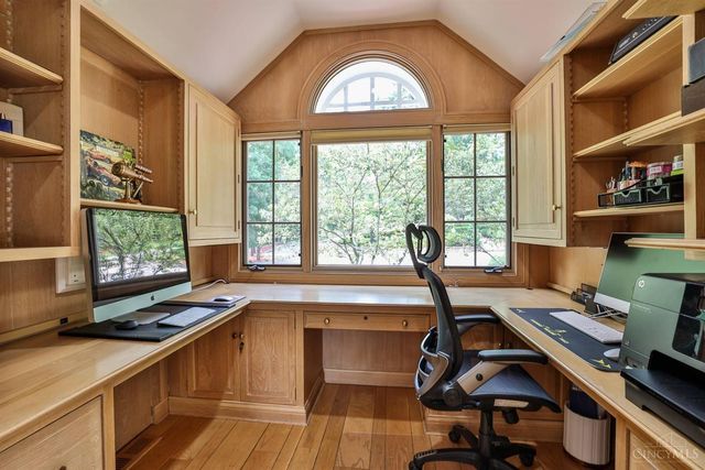 6220 Hawk Ridge Lane, Indian Hill, OH 45243