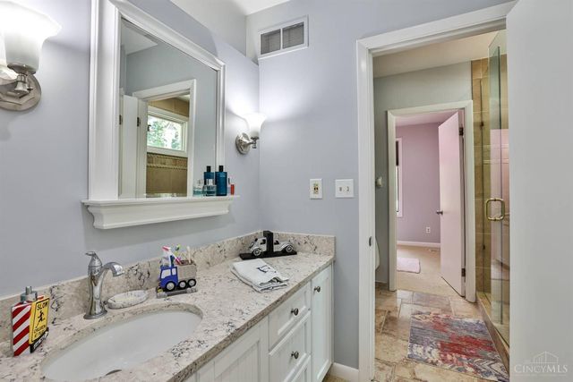 6220 Hawk Ridge Lane, Indian Hill, OH 45243