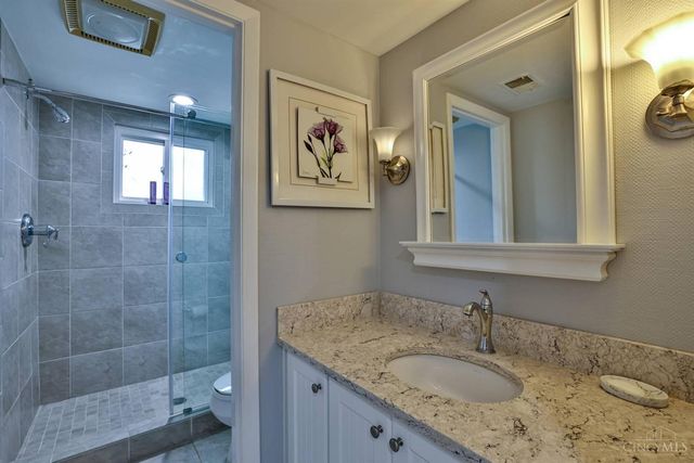 6220 Hawk Ridge Lane, Indian Hill, OH 45243