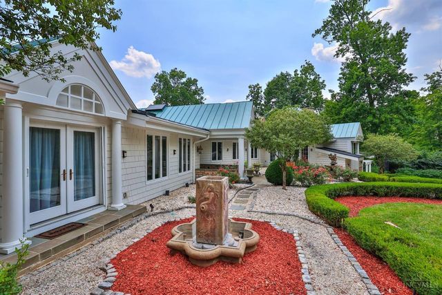 6220 Hawk Ridge Lane, Indian Hill, OH 45243