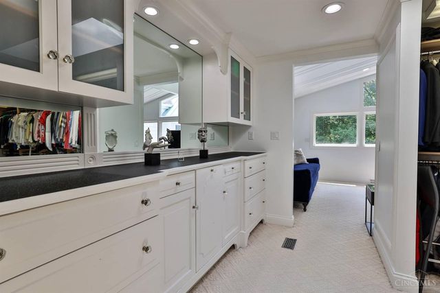 6220 Hawk Ridge Lane, Indian Hill, OH 45243