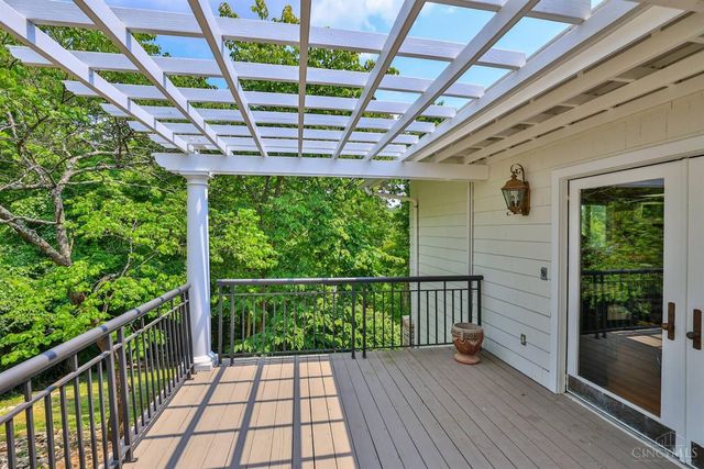 6220 Hawk Ridge Lane, Indian Hill, OH 45243