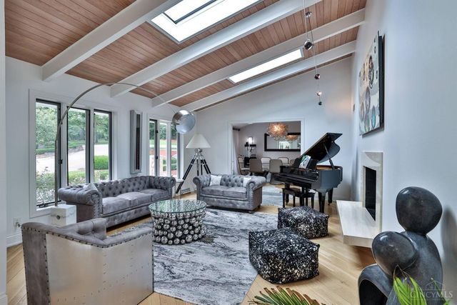 6220 Hawk Ridge Lane, Indian Hill, OH 45243