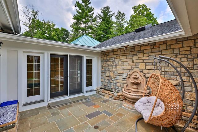 6220 Hawk Ridge Lane, Indian Hill, OH 45243