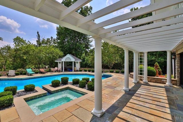 6220 Hawk Ridge Lane, Indian Hill, OH 45243