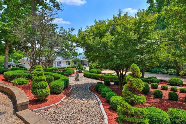 6220 Hawk Ridge Lane, Indian Hill, OH 45243