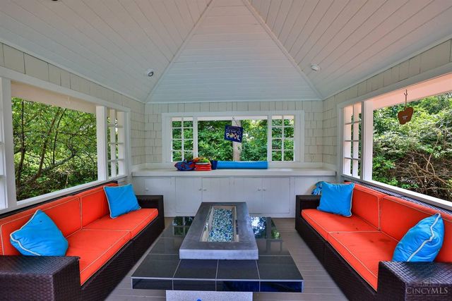 6220 Hawk Ridge Lane, Indian Hill, OH 45243