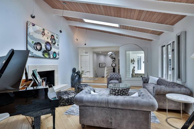 6220 Hawk Ridge Lane, Indian Hill, OH 45243