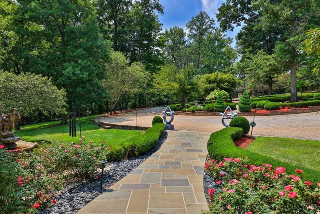 6220 Hawk Ridge Lane, Indian Hill, OH 45243