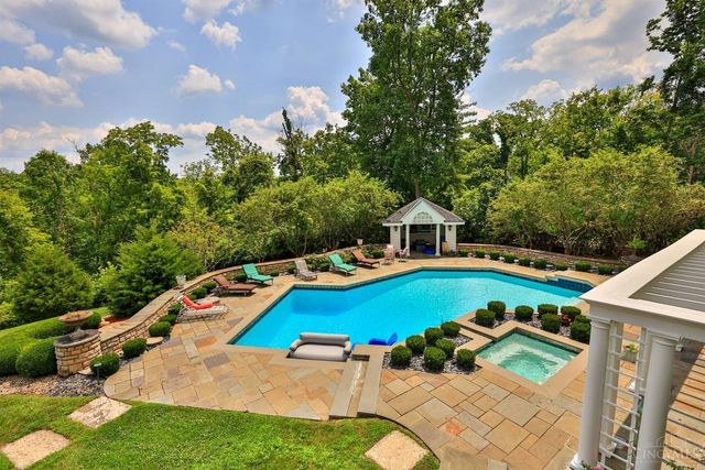 6220 Hawk Ridge Lane, Indian Hill, OH 45243