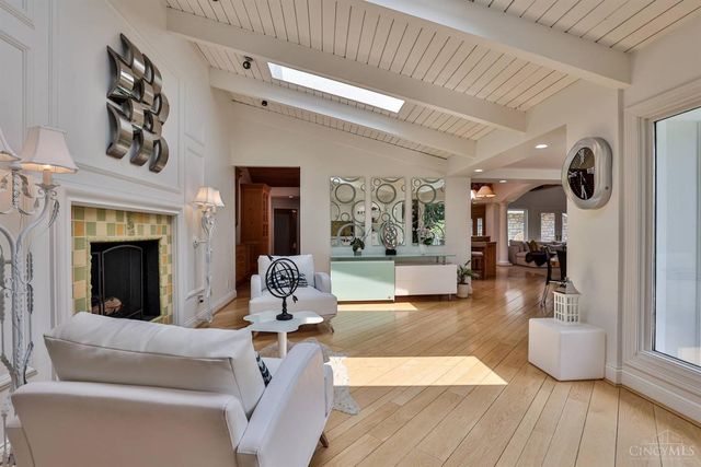 6220 Hawk Ridge Lane, Indian Hill, OH 45243