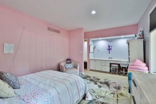 6220 Hawk Ridge Lane, Indian Hill, OH 45243