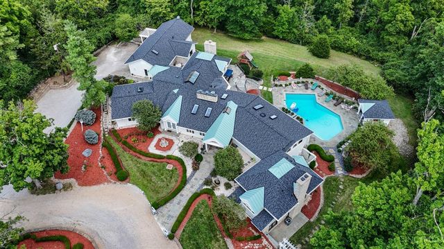 6220 Hawk Ridge Lane, Indian Hill, OH 45243