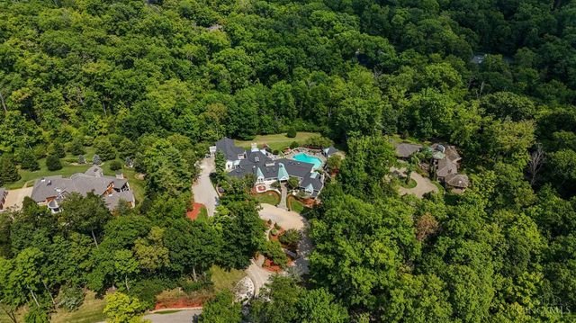 6220 Hawk Ridge Lane, Indian Hill, OH 45243