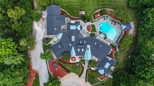 6220 Hawk Ridge Lane, Indian Hill, OH 45243