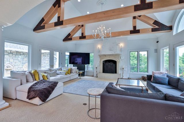 6220 Hawk Ridge Lane, Indian Hill, OH 45243