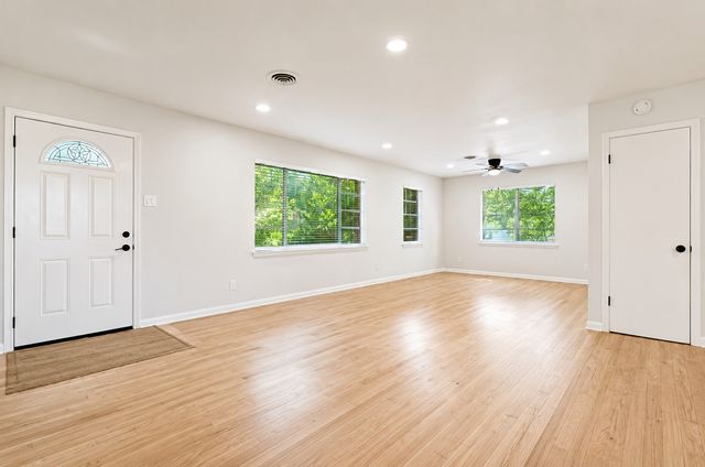 1409 Autumn Leaves Trail, Dallas, TX 75241