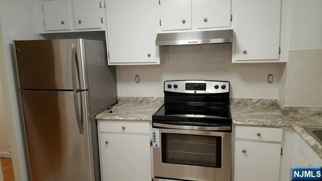 1111 River Road B11, Edgewater, NJ 07020