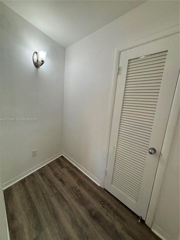 7470 Miami Lakes Dr B208, Miami Lakes, FL 33014