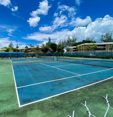 7470 Miami Lakes Dr B208, Miami Lakes, FL 33014