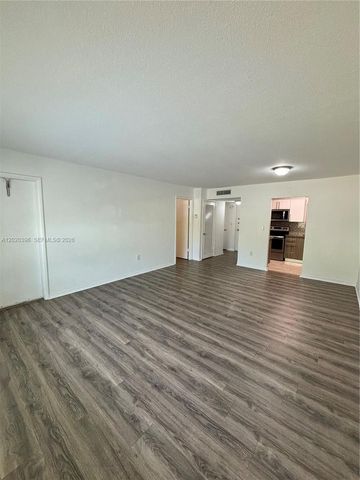 7470 Miami Lakes Dr B208, Miami Lakes, FL 33014