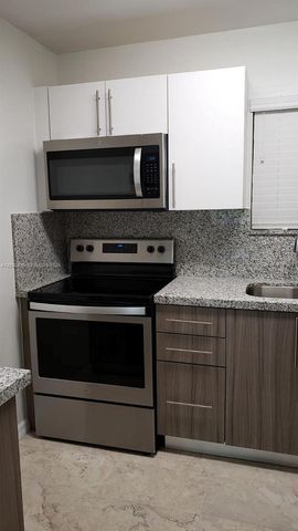 7470 Miami Lakes Dr B208, Miami Lakes, FL 33014