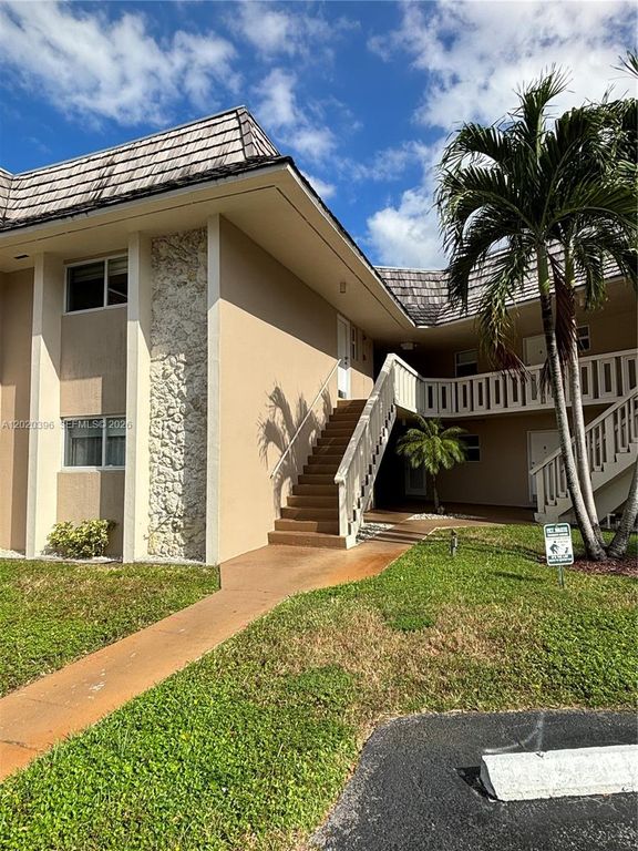 7470 Miami Lakes Dr B208, Miami Lakes, FL 33014