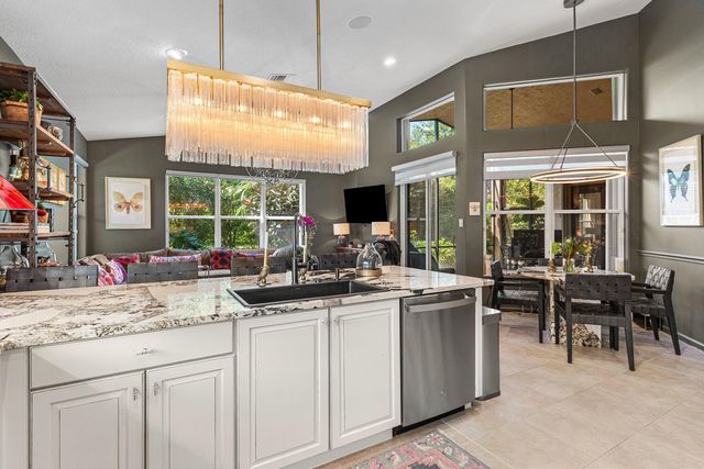 13587 Barcelona Lake Circle, Delray Beach, FL 33446