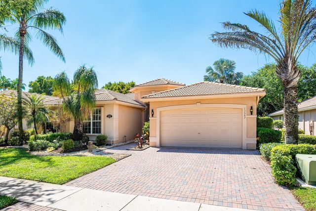 13587 Barcelona Lake Circle, Delray Beach, FL 33446