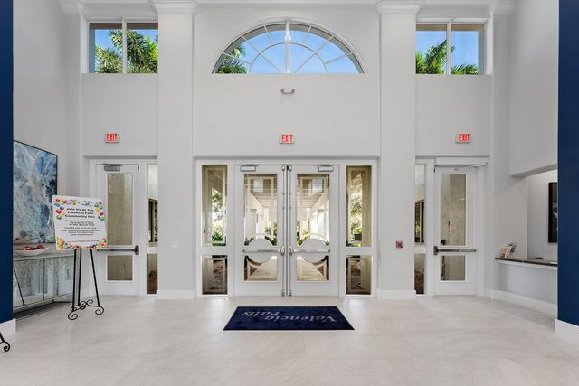 13587 Barcelona Lake Circle, Delray Beach, FL 33446