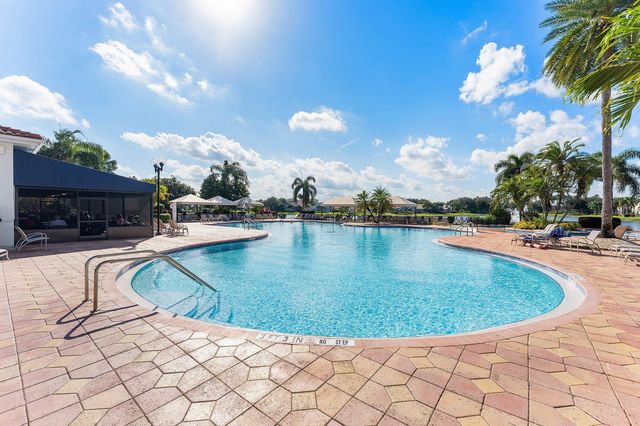 13587 Barcelona Lake Circle, Delray Beach, FL 33446