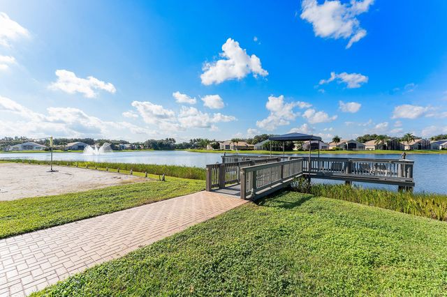 13587 Barcelona Lake Circle, Delray Beach, FL 33446