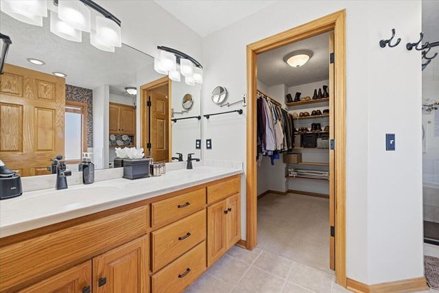 1704 OAK PARK Road, Council Bluffs, IA 51503