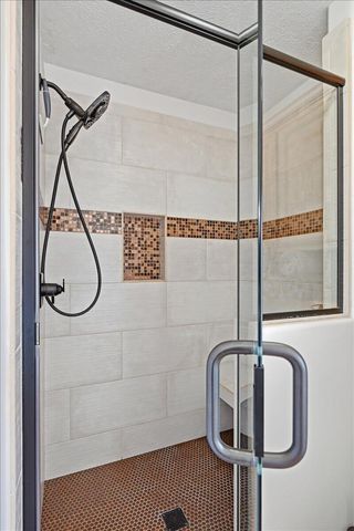 1704 OAK PARK Road, Council Bluffs, IA 51503