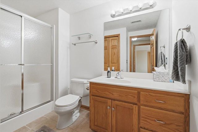 1704 OAK PARK Road, Council Bluffs, IA 51503