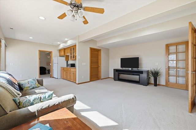 1704 OAK PARK Road, Council Bluffs, IA 51503