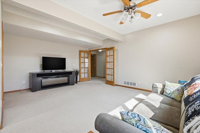 1704 OAK PARK Road, Council Bluffs, IA 51503