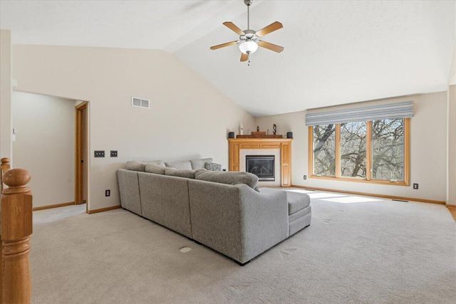 1704 OAK PARK Road, Council Bluffs, IA 51503