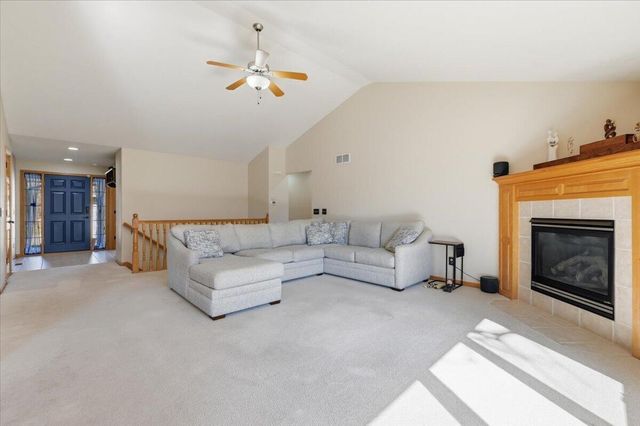 1704 OAK PARK Road, Council Bluffs, IA 51503