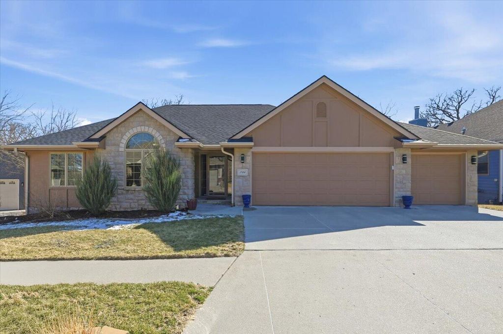 1704 OAK PARK Road, Council Bluffs, IA 51503