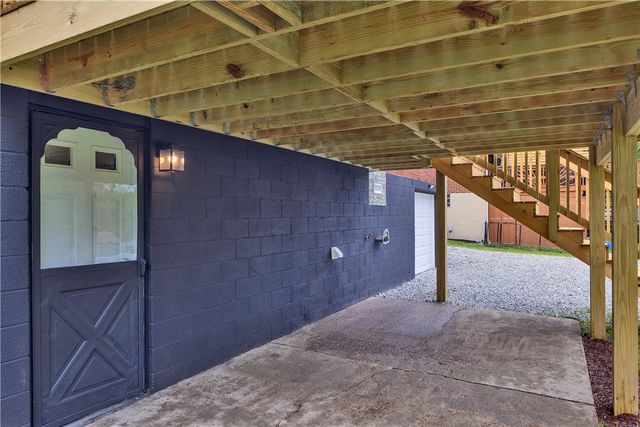 709 Providence Dr, Plum Boro, PA 15239