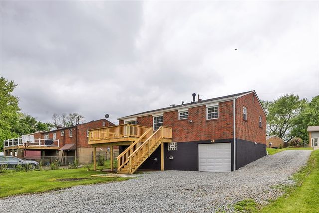 709 Providence Dr, Plum Boro, PA 15239