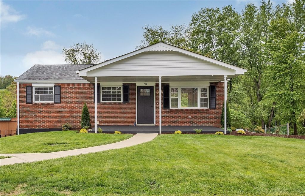 709 Providence Dr, Plum Boro, PA 15239