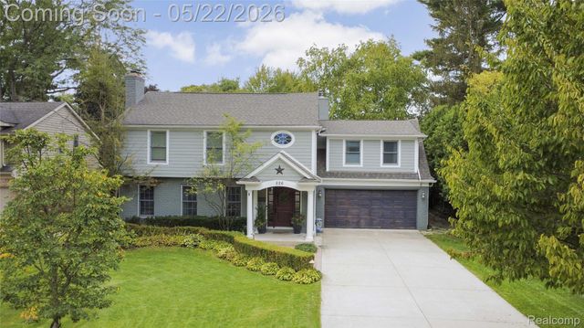 826 Larchlea Drive, Birmingham, MI 48009