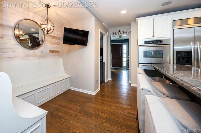 826 Larchlea Drive, Birmingham, MI 48009