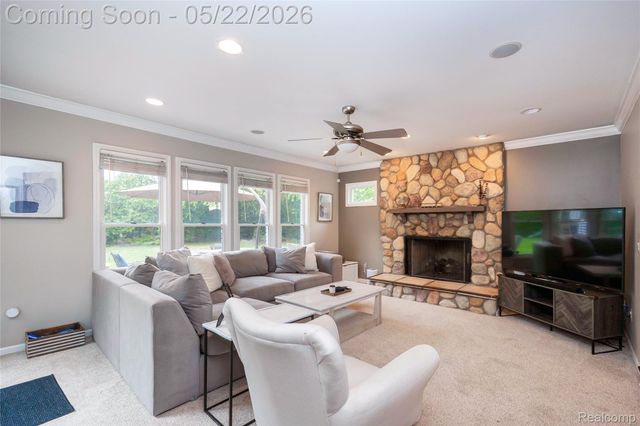 826 Larchlea Drive, Birmingham, MI 48009